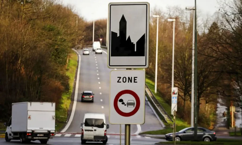 air pollution car free zone | GoVeganWay.com