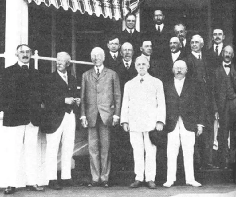 primeira Fundação Rockefeller num retiro em Rockland Maine Julho 1915 | GoVeganWay.com